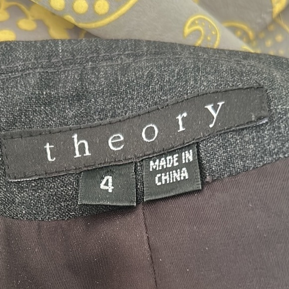 Theory Jaimie Charcoal Gray Pinstripe Fitted Blazer - 4 - Picture 11 of 13